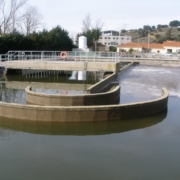 tanque de agua de la depuradora de aguas residuales